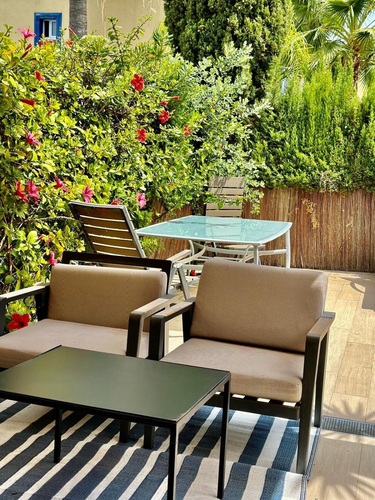 Azalea Apartemen *